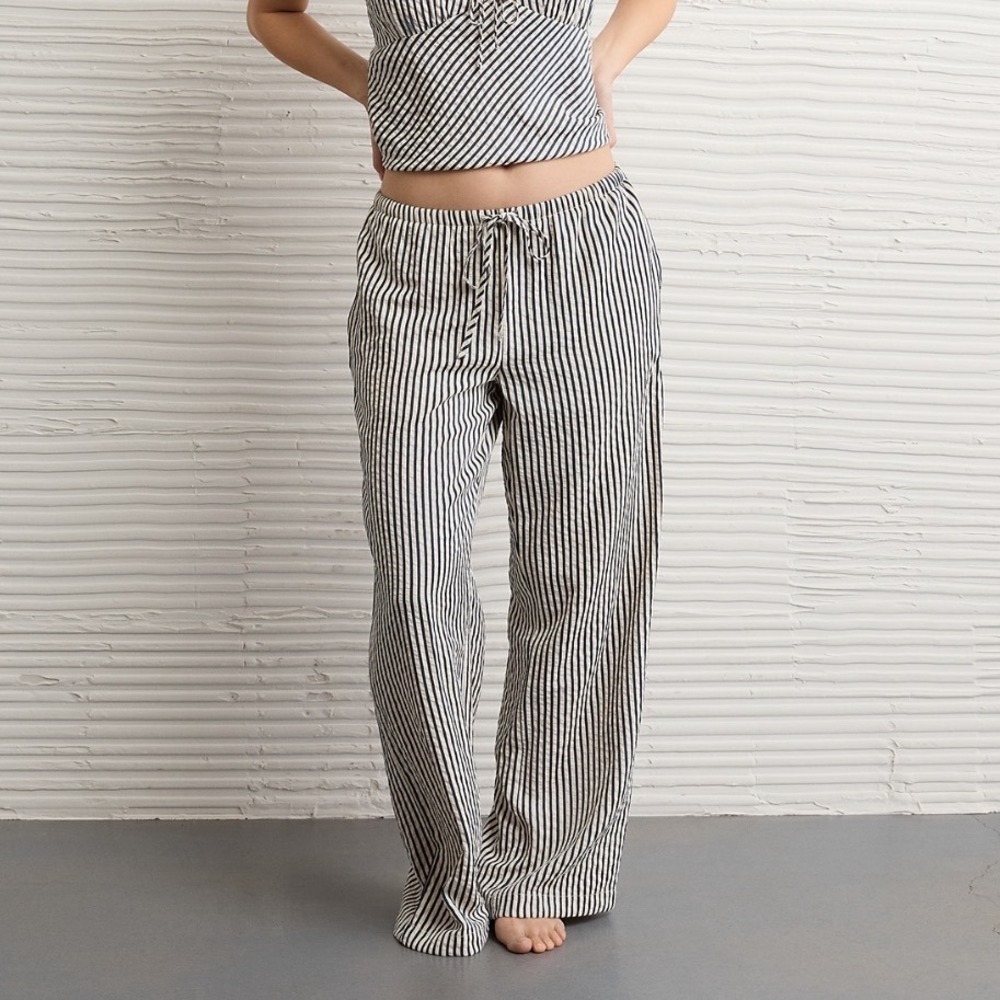 American Eagle Navy White Striped Seersucker Wide Leg Pants Womens Medium